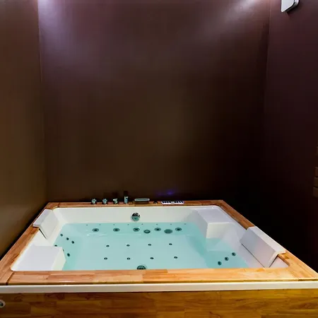 Urban Deluxe Calea Victoriei 100 Jacuzzi&sauna&bathtub بوخارست