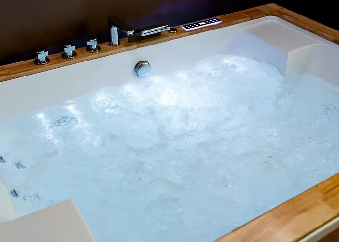 Urban Deluxe Calea Victoriei 100 Jacuzzi&sauna&bathtub Lejlighed