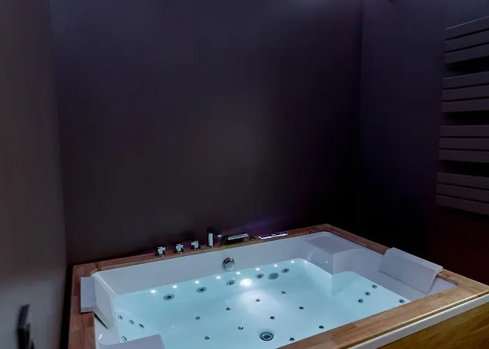 Urban Deluxe Calea Victoriei 100 Jacuzzi&sauna&bathtub * Бухарест