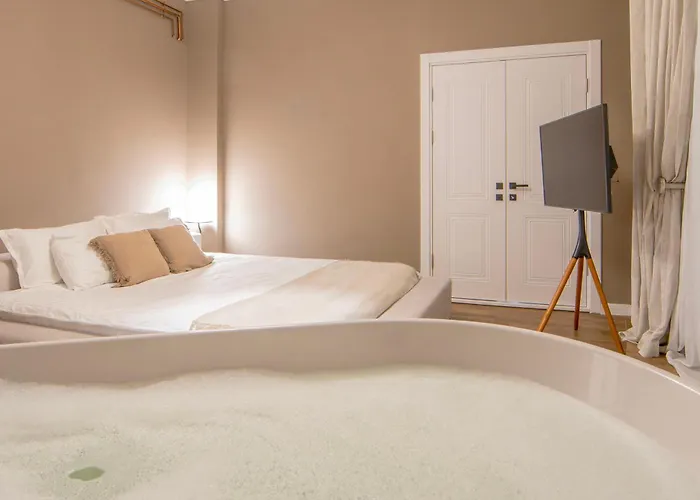 Urban Deluxe Calea Victoriei 100 Jacuzzi&sauna&bathtub *