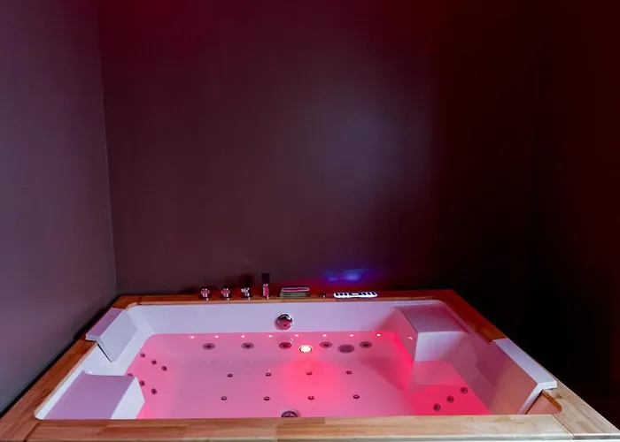 Urban Deluxe Calea Victoriei 100 Jacuzzi&sauna&bathtub Апартаменты Бухарест